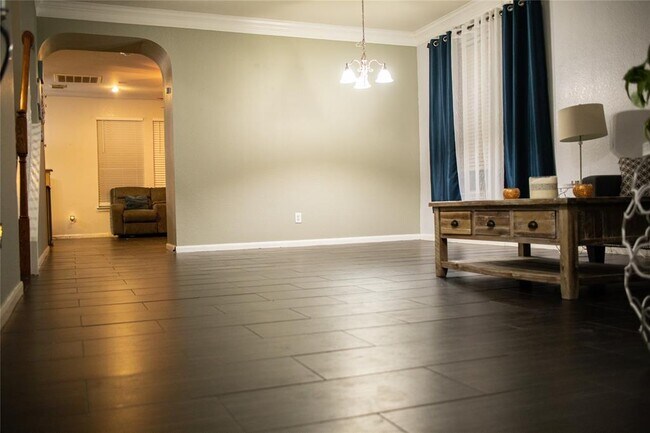 Building Photo - 3107 Legends Creek Dr