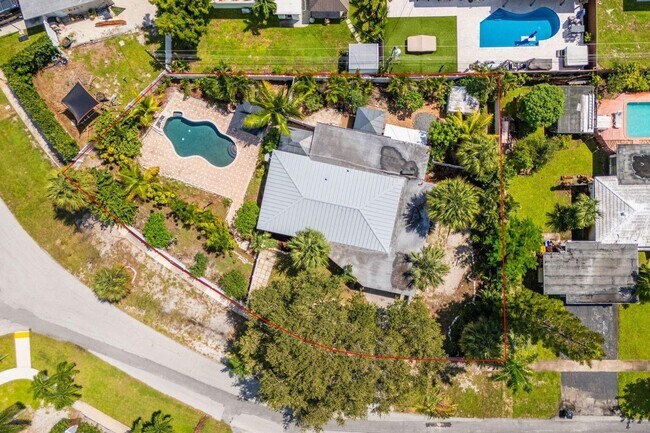 Foto del edificio - 2298 NE 4th Ave