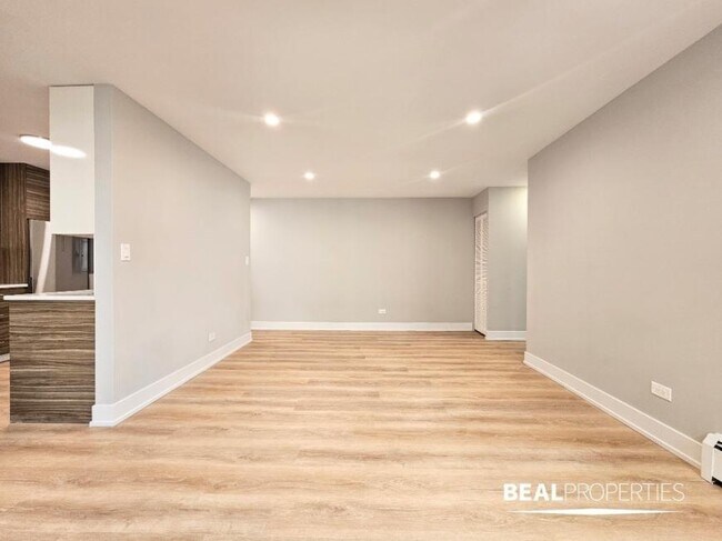 Foto del edificio - 1 bedroom in CHICAGO IL 60657