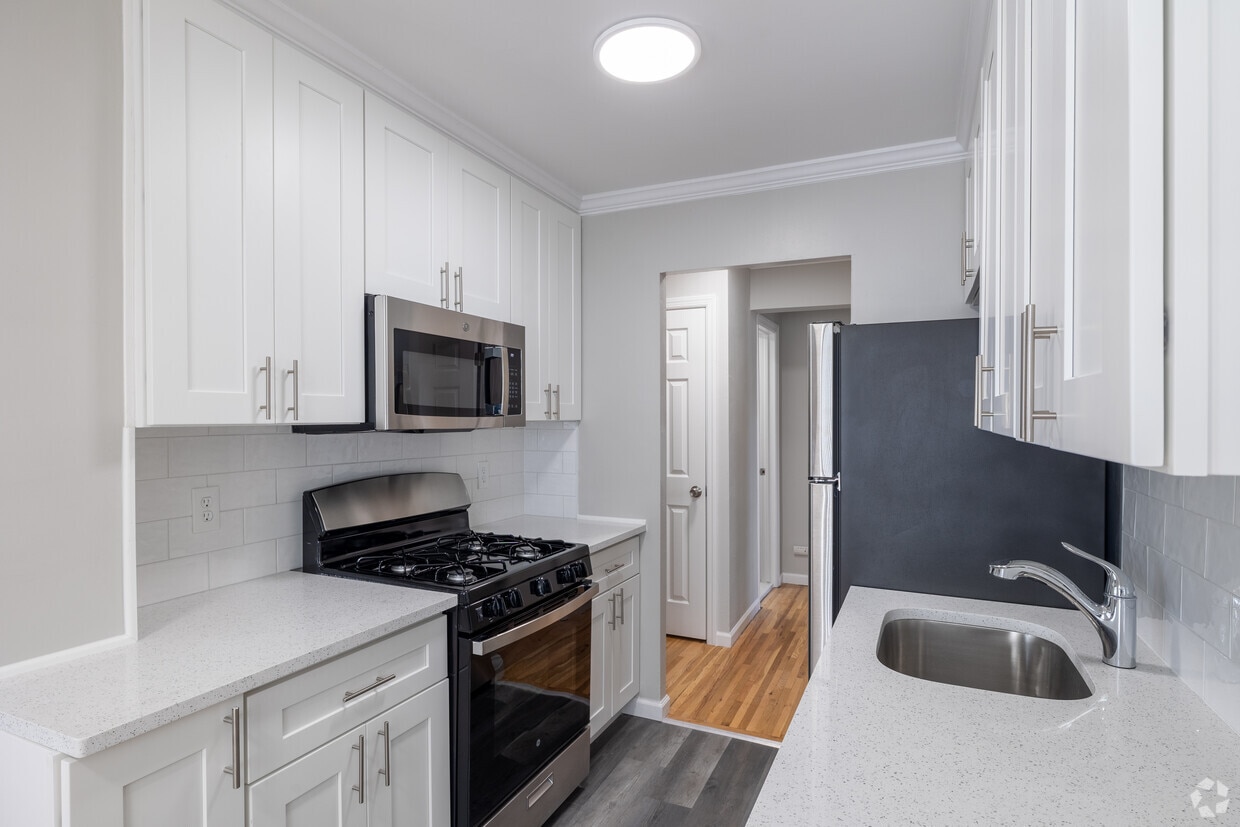 Primary Photo - Maple Crest Apartments at Williston Park