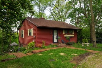Building Photo - 1221 Old Cannons Ln