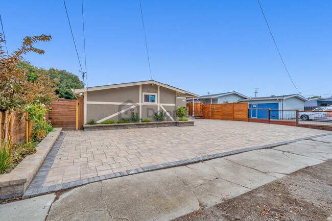 Building Photo - 3363 Cecelia Way