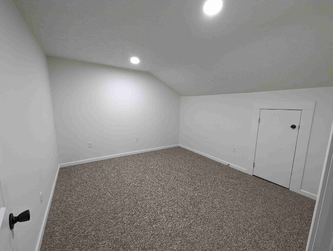 Foto del edificio - 320-322 N Carver St