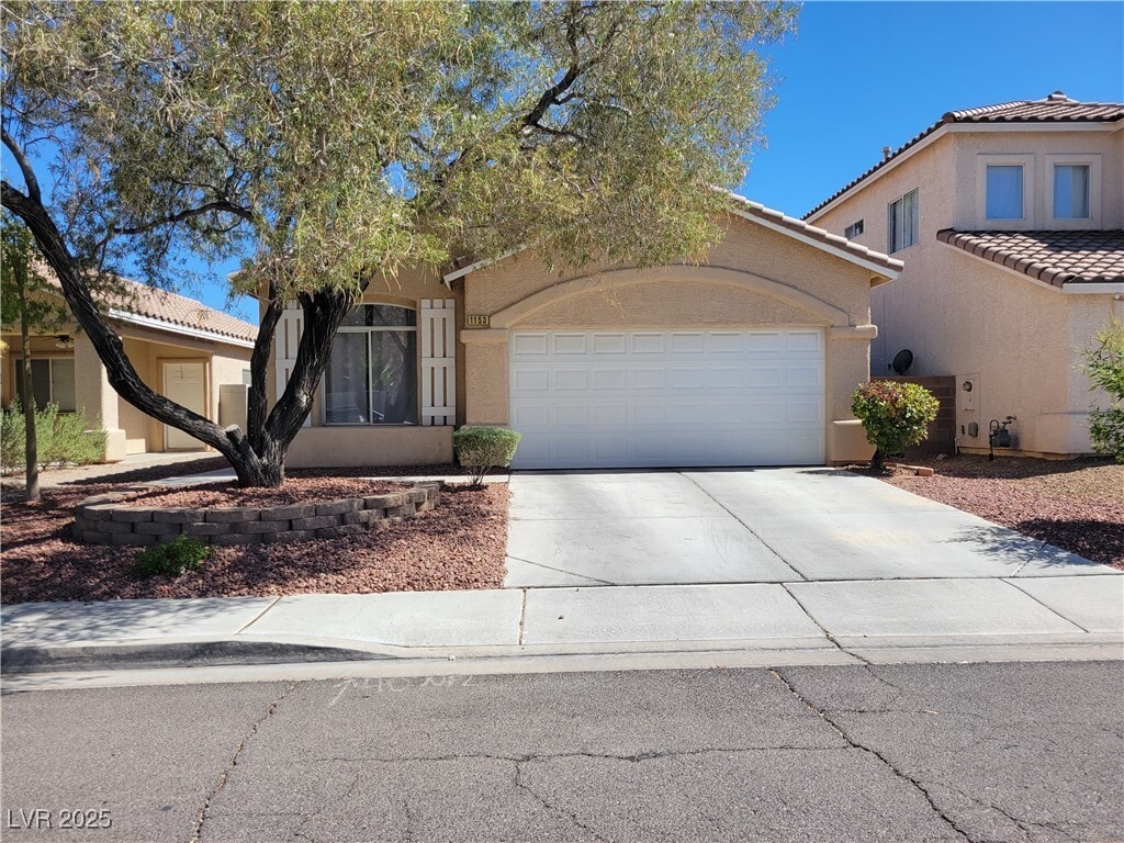 Foto principal - 1153 Country Shadows Way