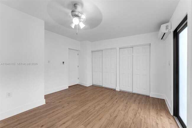 Foto del edificio - 5790 SW 5th St