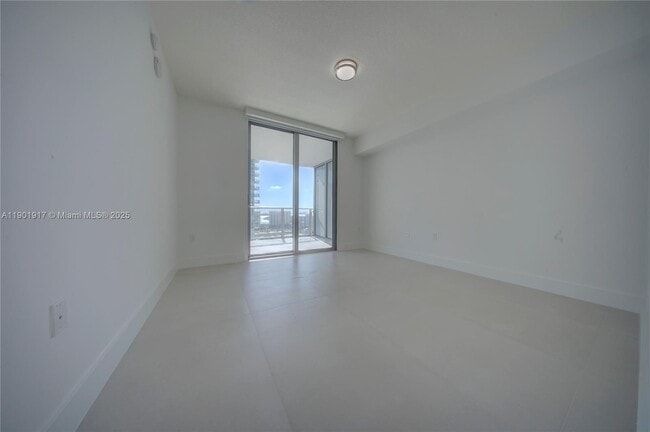 Building Photo - 300 Sunny Isles Blvd
