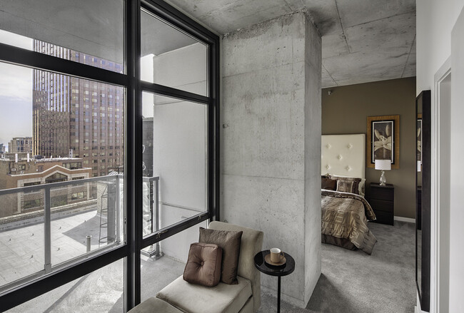 Building Photo - 235 W Van Buren St