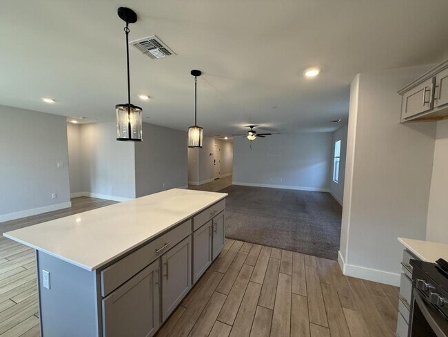 Foto del edificio - 2124 Ukiah Ct