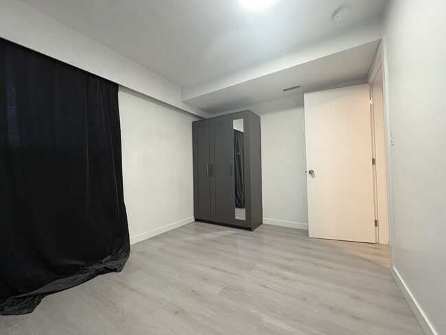 Building Photo - 4876 Earles St