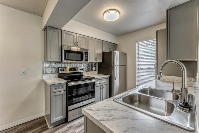 Building Photo - Harbor Oaks Apartments