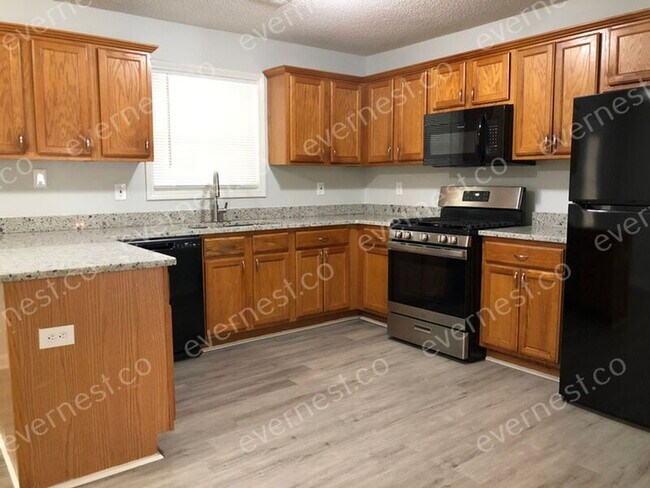 Foto del edificio - 5730 Broadleaf Way