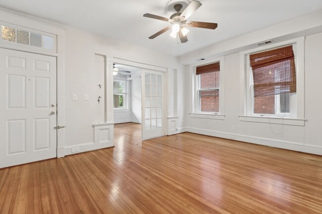 Building Photo - Beautiful Ghent Condo for Rent !