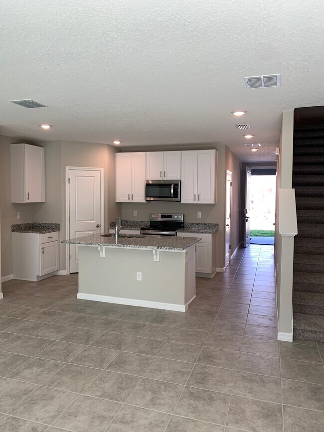 Building Photo - 5832 Ocean Isle Dr