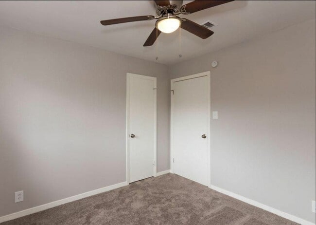 Foto del edificio - 3633 Bowling Ln