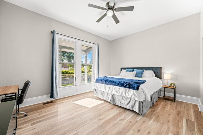 Foto del edificio - 639 Maple St