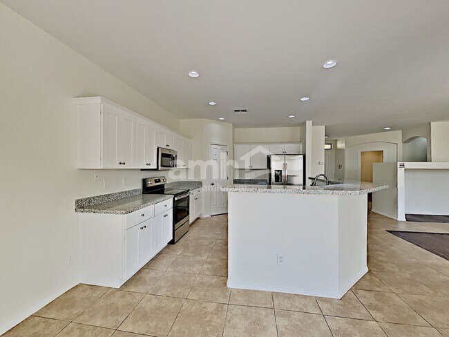 Building Photo - 12733 W Rosewood Dr