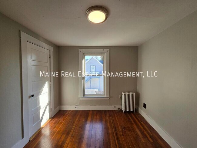 Foto del edificio - 302 Turner St