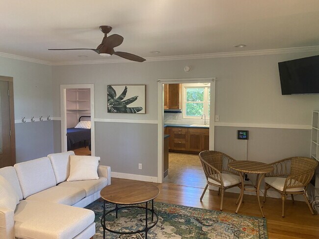 Foto del edificio - Available Now! 3/2 home in Beautiful Hawiing sure