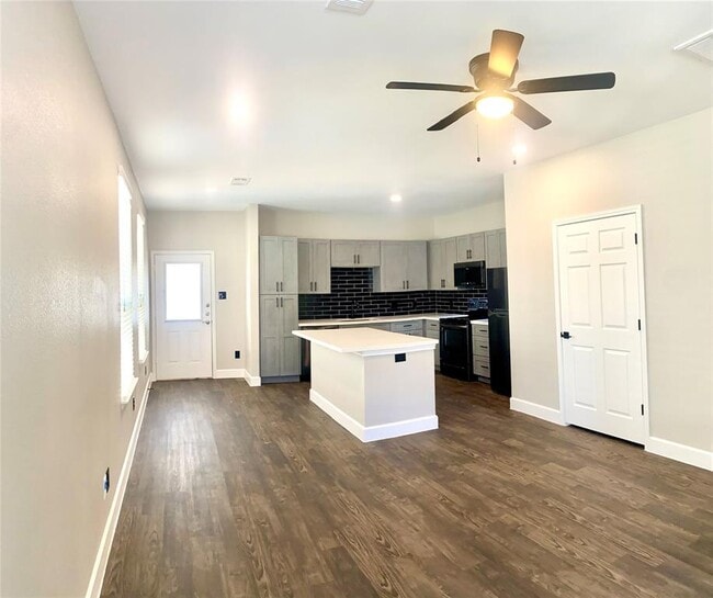 Building Photo - 62 Woodland Hills Dr