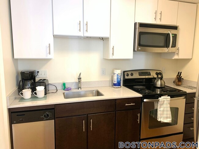 Building Photo - 8 Winter Pl