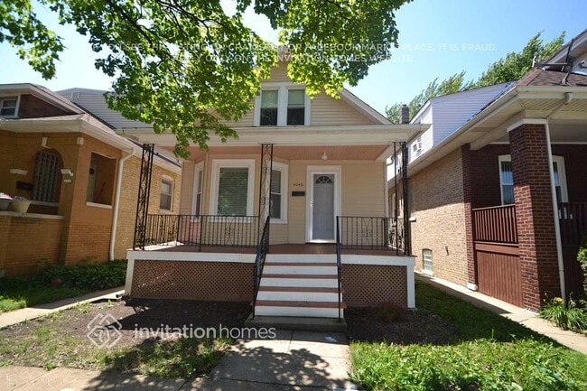 Building Photo - 4046 N McVicker Ave