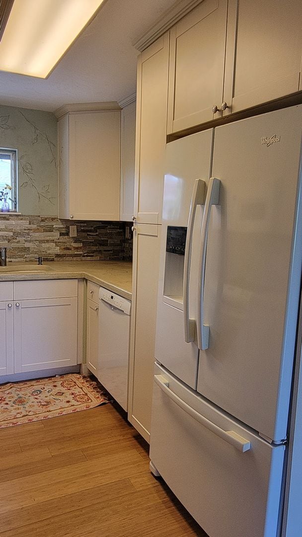 Building Photo - Annual Turnkey furnished renovated 1/1 dow...
