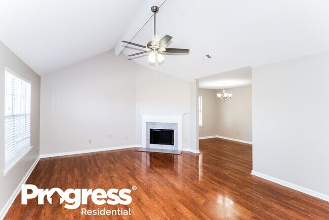 Building Photo - 1643 Dexter Ln