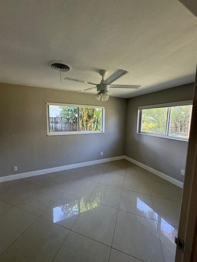 Foto del edificio - 4411 NE 15th Way