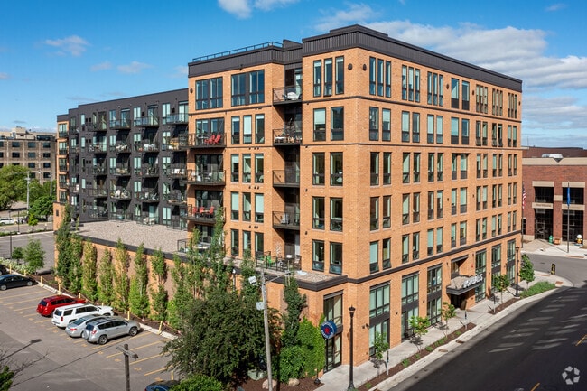 Building Photo - Borealis Apartments