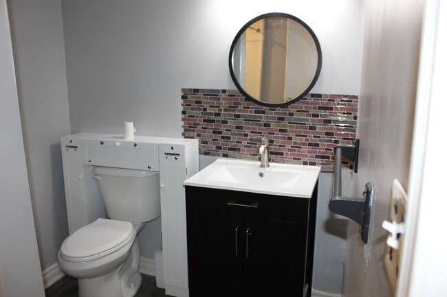 Salle de bain/Grande, Douche - 10 Calcott Crt