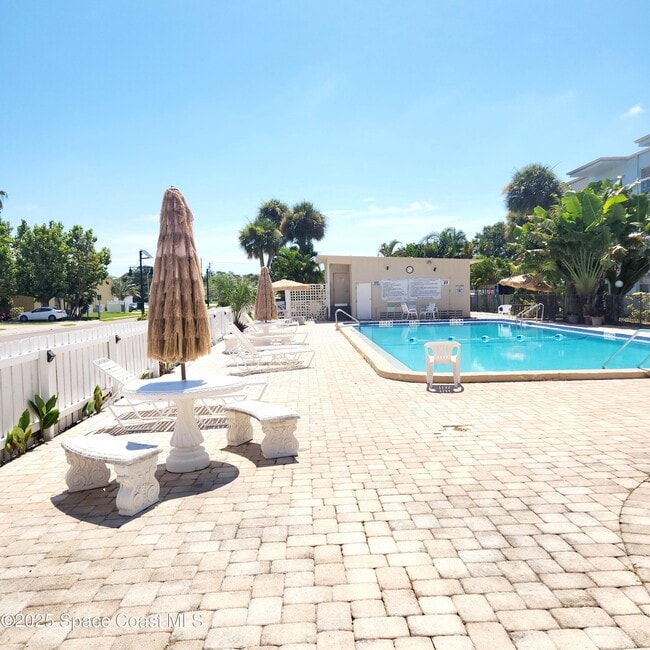 Foto del edificio - 223 Columbia Dr