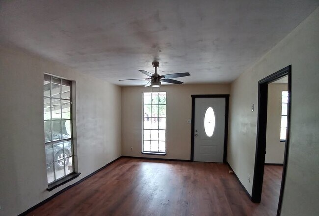 Foto del edificio - 5312 Sierra Dr