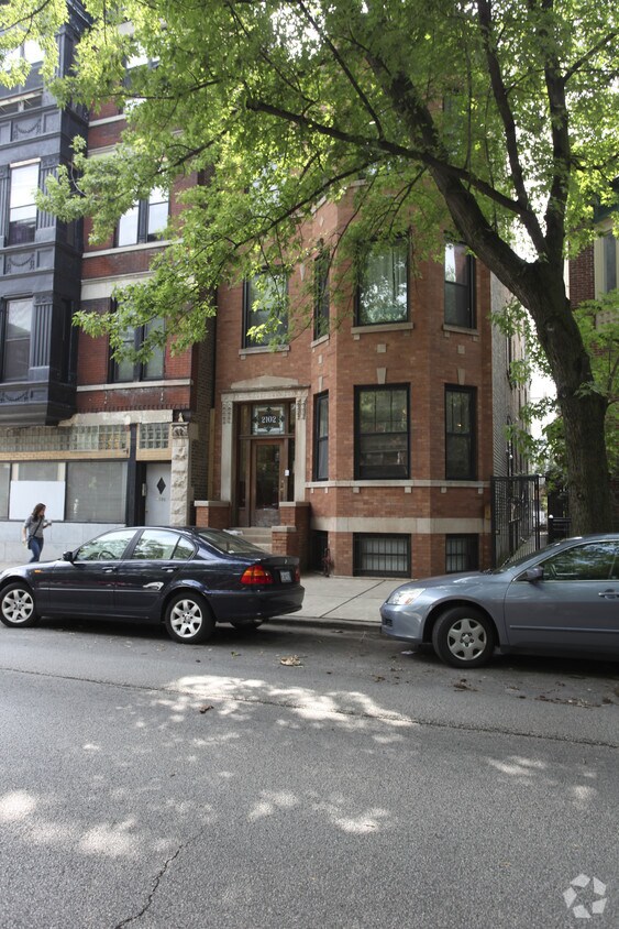 Building Photo - 2102 N Sheffield Ave