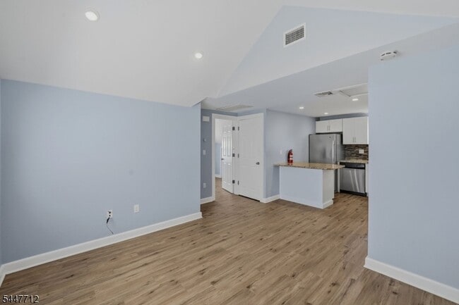 Foto del edificio - 161 Broughton Ave