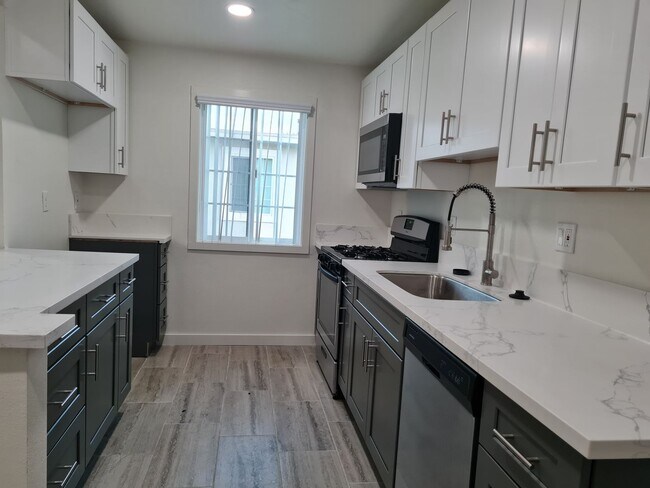 Foto del edificio - Remodeled 1 Bedroom Unit in Orange