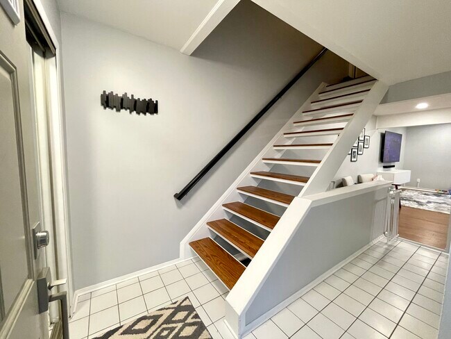 Building Photo - 755 Kirts Blvd
