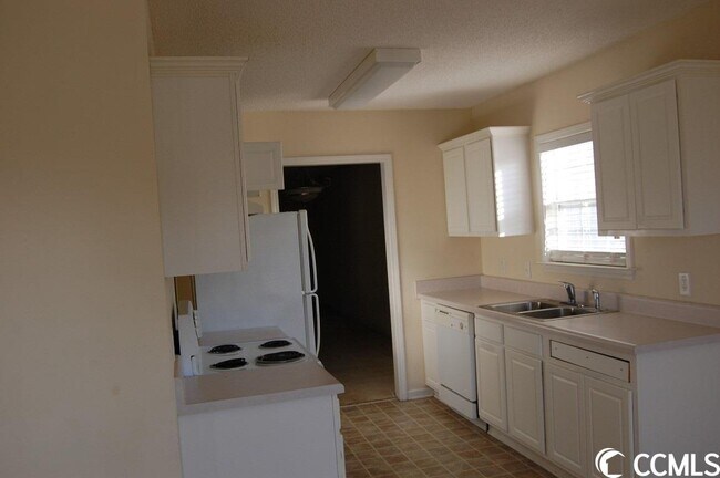 Building Photo - 474 Andorra St