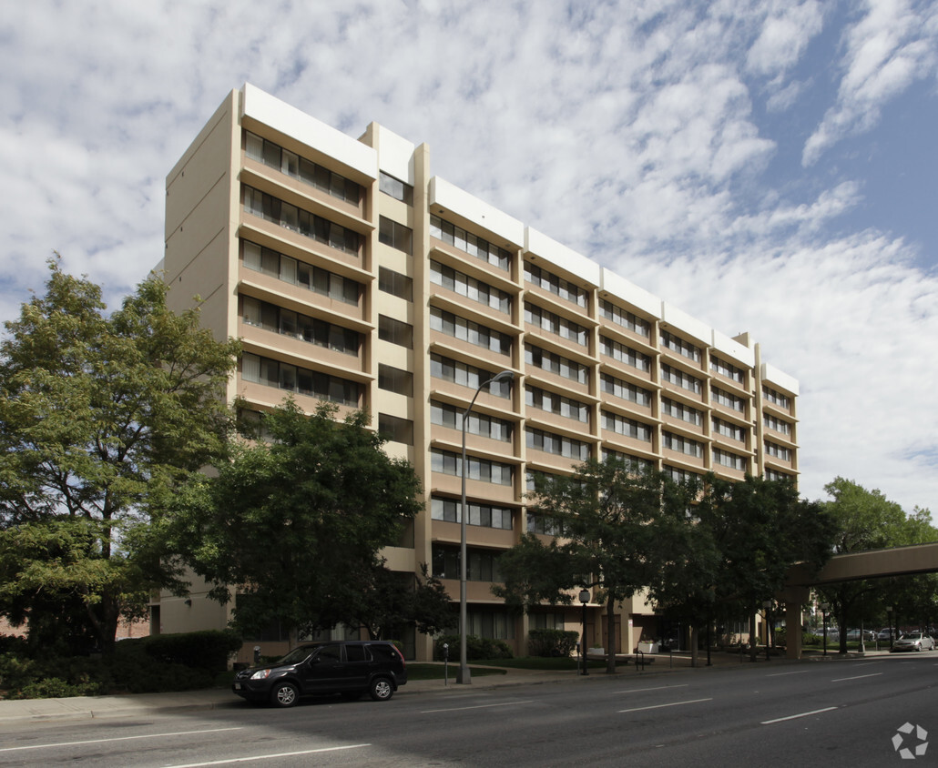 Foto del edificio - Sunset Towers Apartments