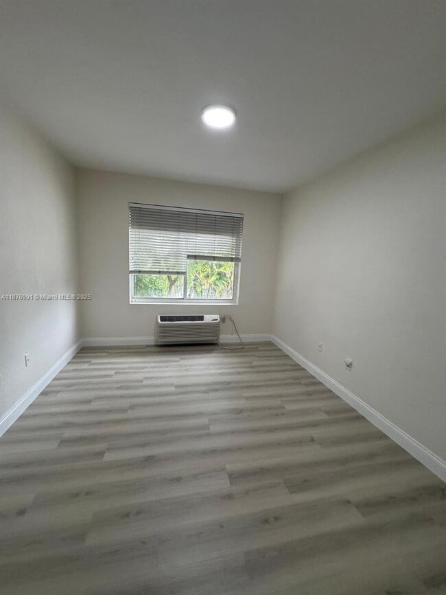 Building Photo - 320 80th St