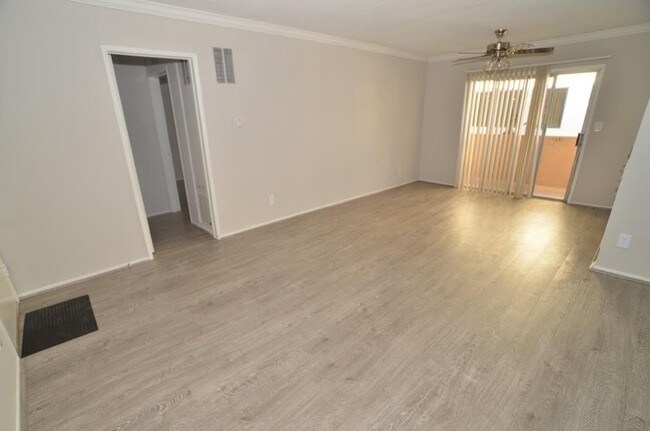 Foto del edificio - 940 N Hayworth Ave