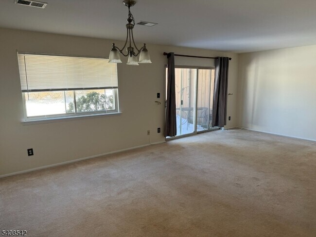 Foto del edificio - 172 Drake Ln