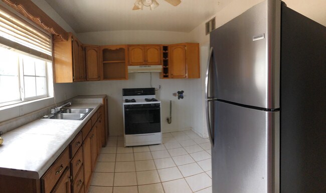 Building Photo - 8640 Mt Whitney Dr