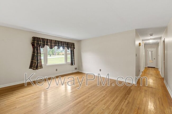 Foto del edificio - 1001 Beverly Heights Dr