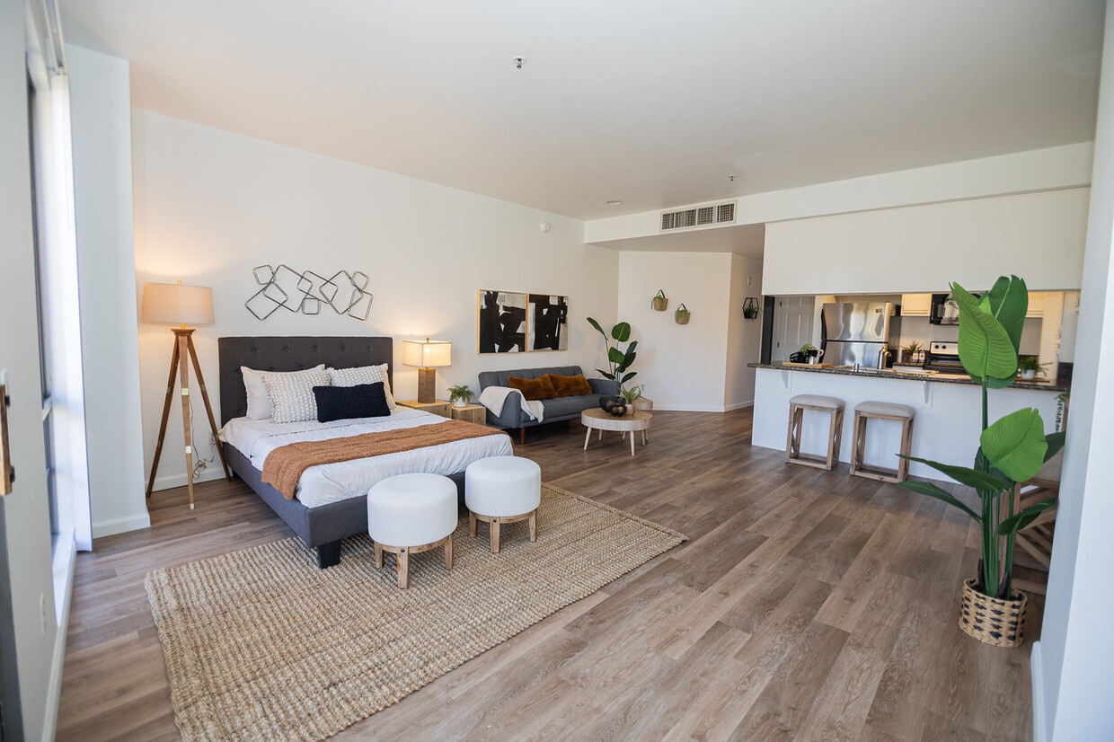 Primary Photo - Horton 4th Avenue