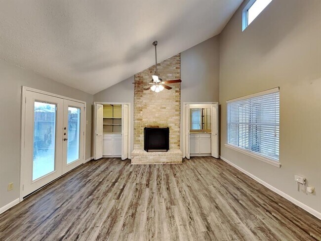 Building Photo - 1403 Ravenscourt Dr
