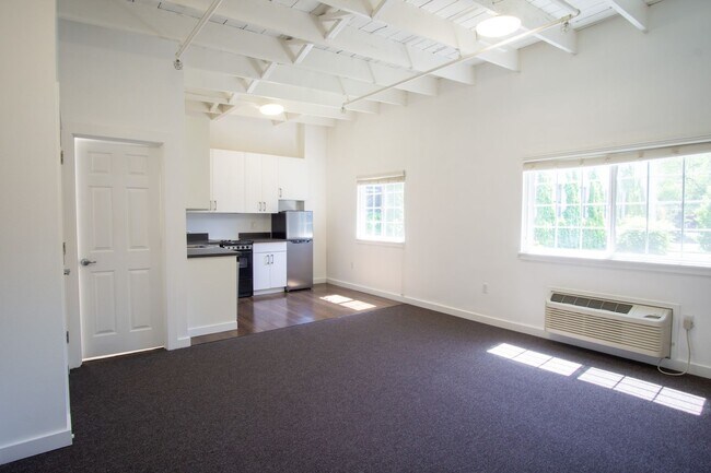 Building Photo - Bright 2nd Floor Corner Studio w/Modern Ap...