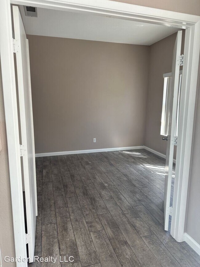 Building Photo - 3 br, 2 bath House - 5237 Shasta Lake Way