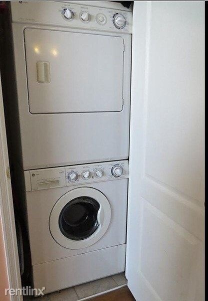 Foto del edificio - 3 br, 2 bath Apartment - 2310 Stuart Street 3