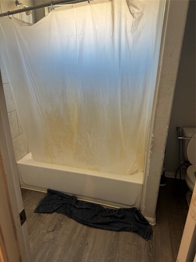 Foto del edificio - 8814 Alpine Wood Wy