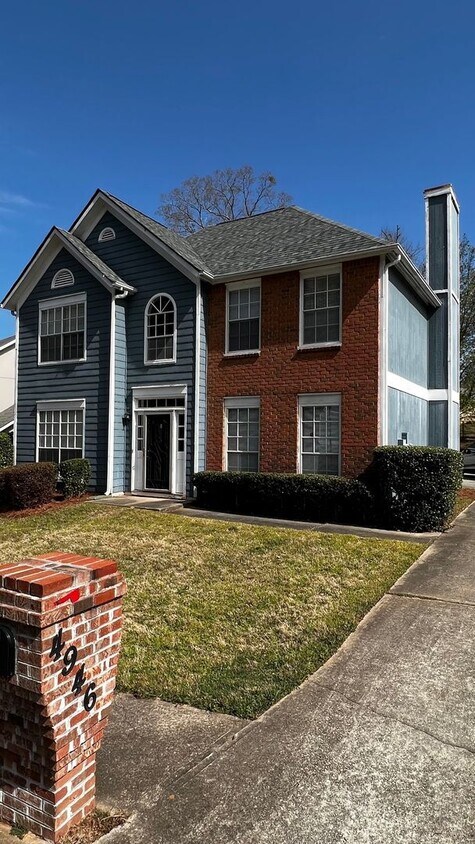 Primary Photo - BEAUTIFUL & BRIGHT LARGE 3br/2.5ba LISTING...